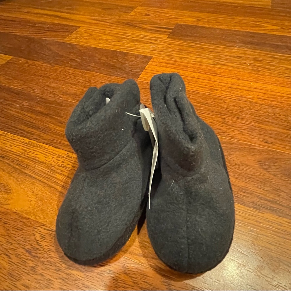 NWT Baby Gap infant Velcro slipper